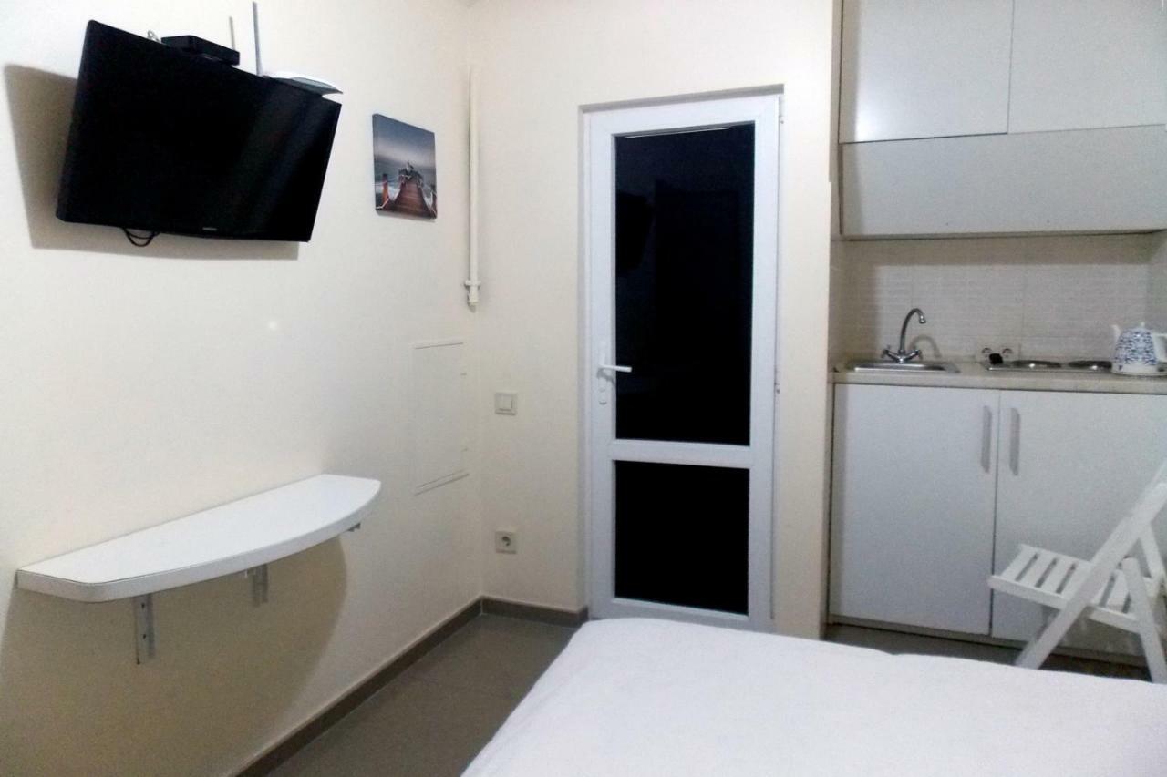 Apartmán Compact Studio In The City Center Lvov Exteriér fotografie
