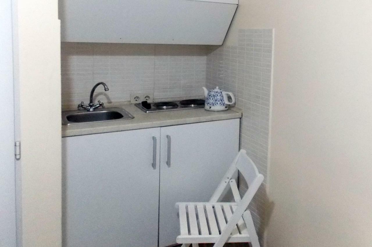 Apartmán Compact Studio In The City Center Lvov Exteriér fotografie