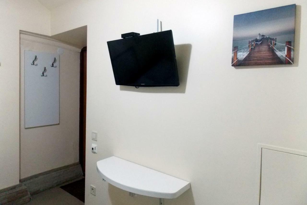 Apartmán Compact Studio In The City Center Lvov Exteriér fotografie